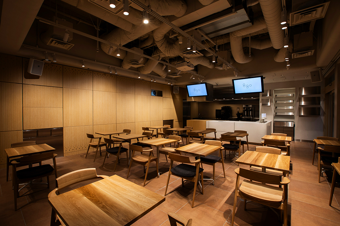 竣工写真　8go Café & Bar
